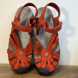Keen redwood closed toe casual sandals size 11